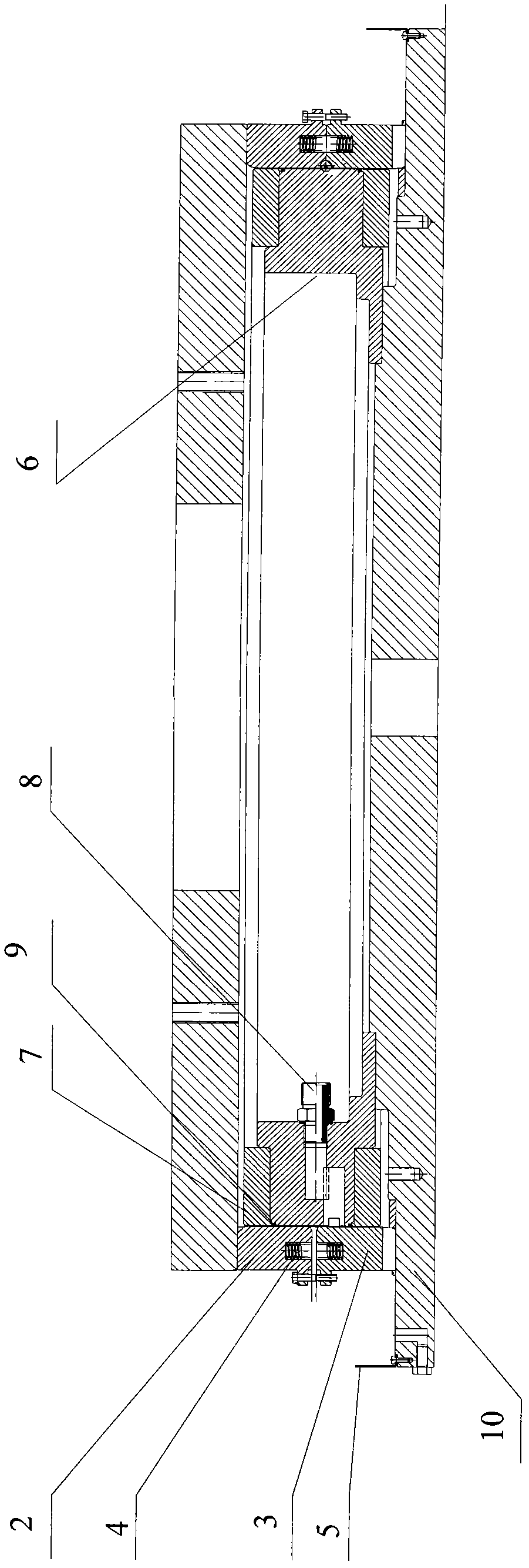 Forming method and forming die device for sealing ring used in engine