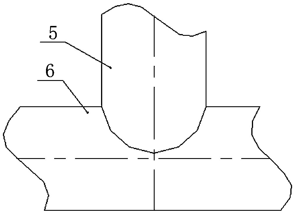 Ceramic tee joint suitable for being embedded on intersection position of tee joint of metal pipeline