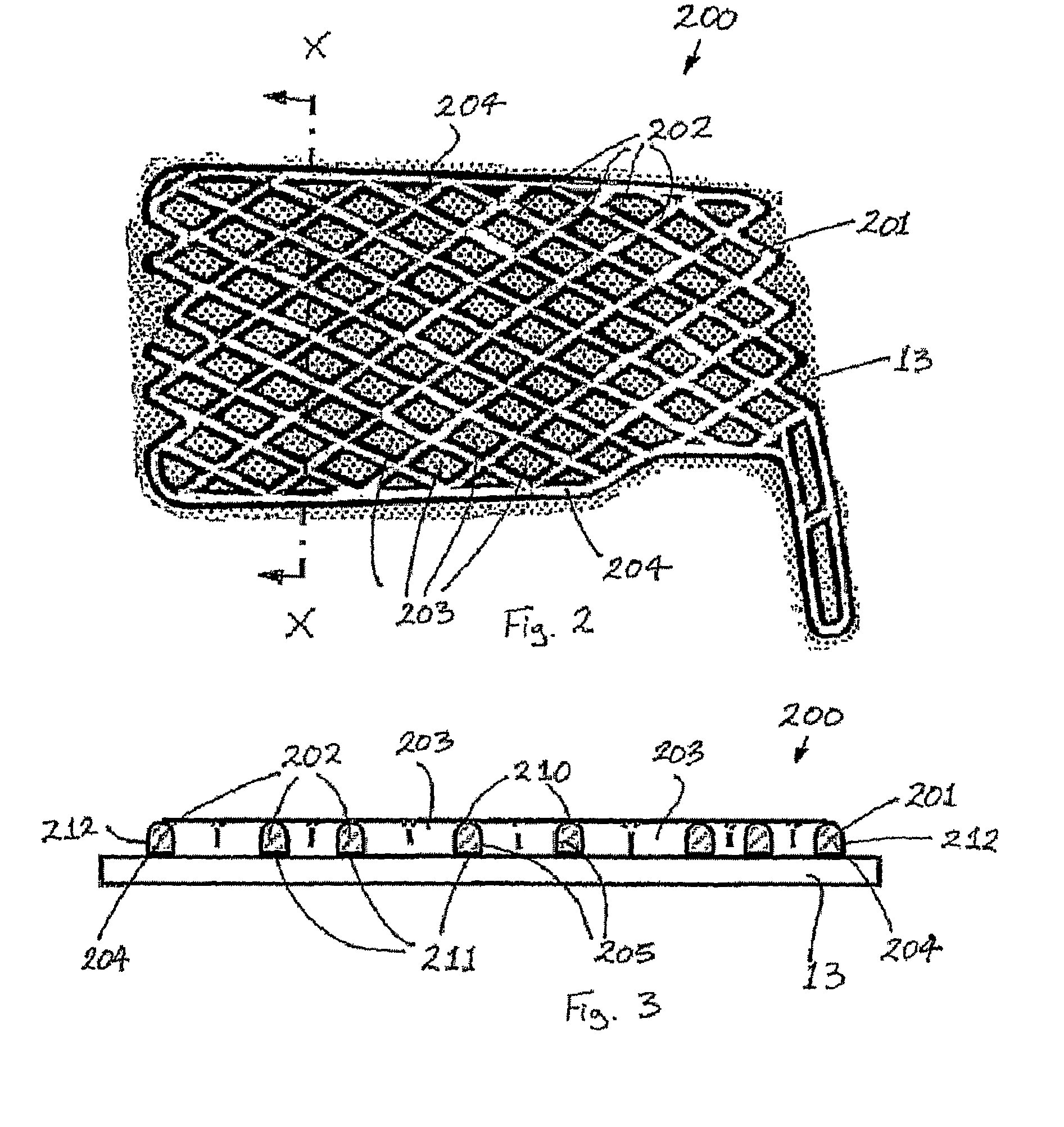 Geometrically apertured protective and/or splint device comprising a re-mouldable thermoplastic material