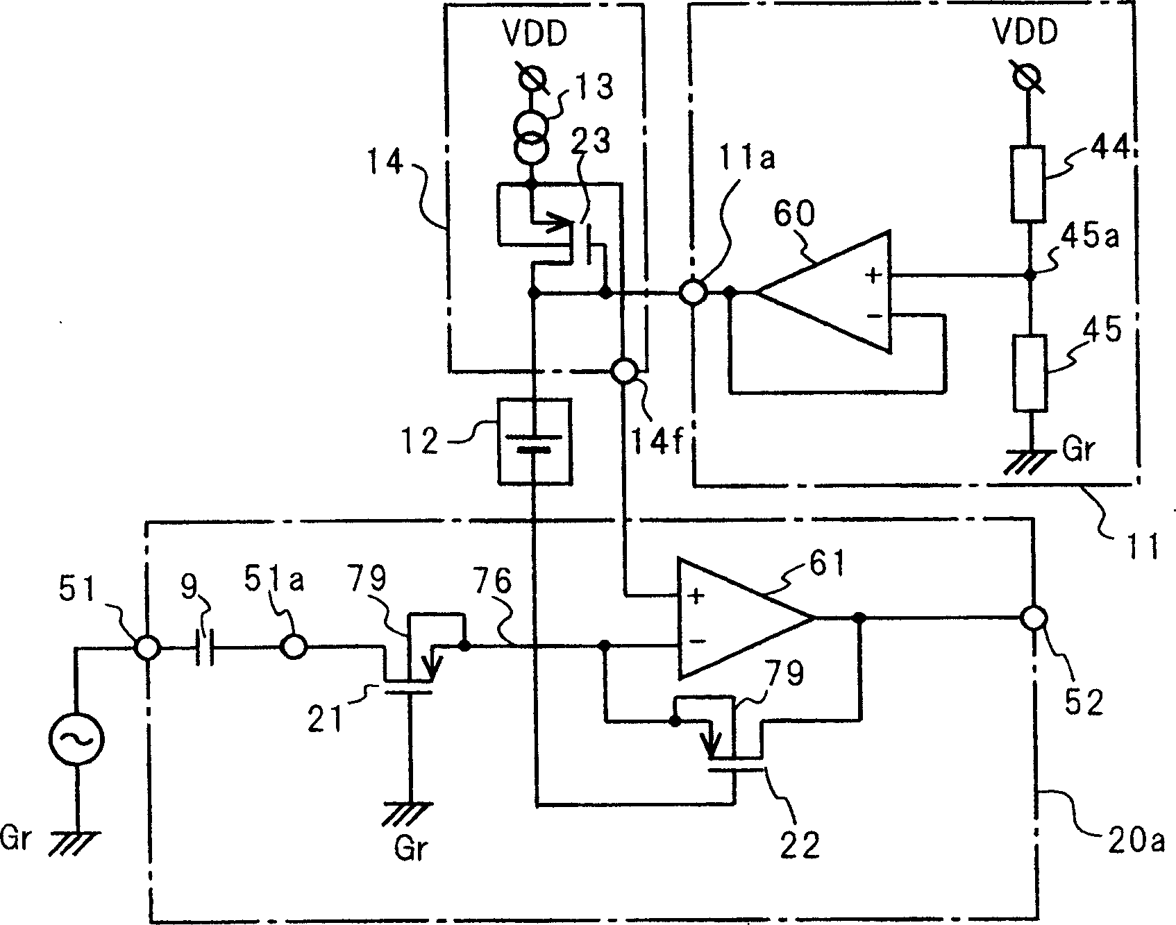 Amplifier with gain in direct proportion to power voltage