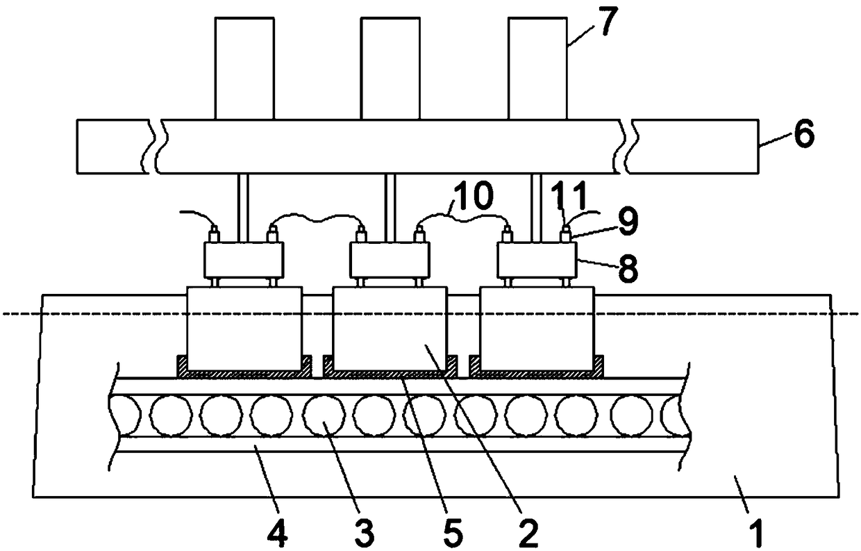 Oscillating type lead-acid storage battery formation device and using method thereof