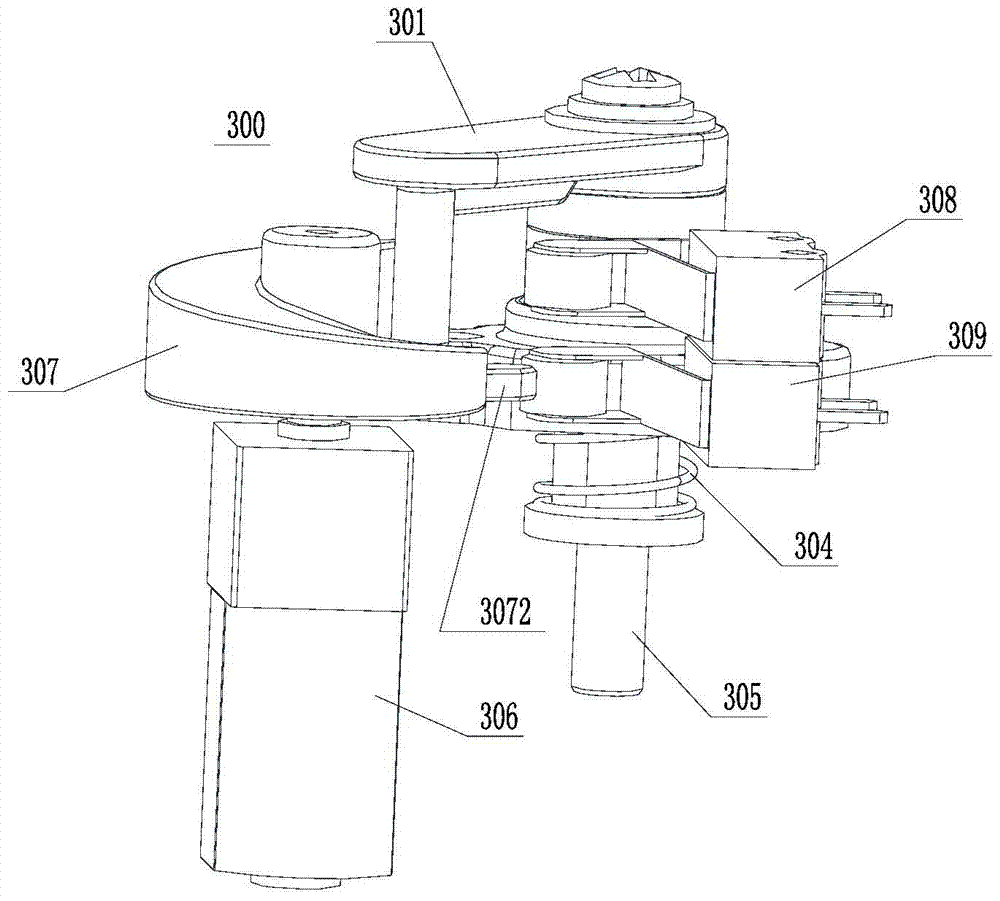 Self-moving device and method for engaging and releasing the engaging mechanism thereof