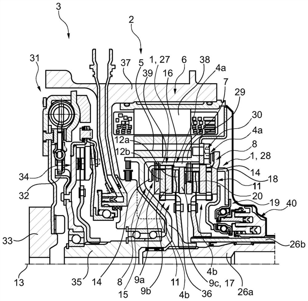 Multi-disc clutch with optimised displacement friction; hybrid module, dual clutch device and drivetrain