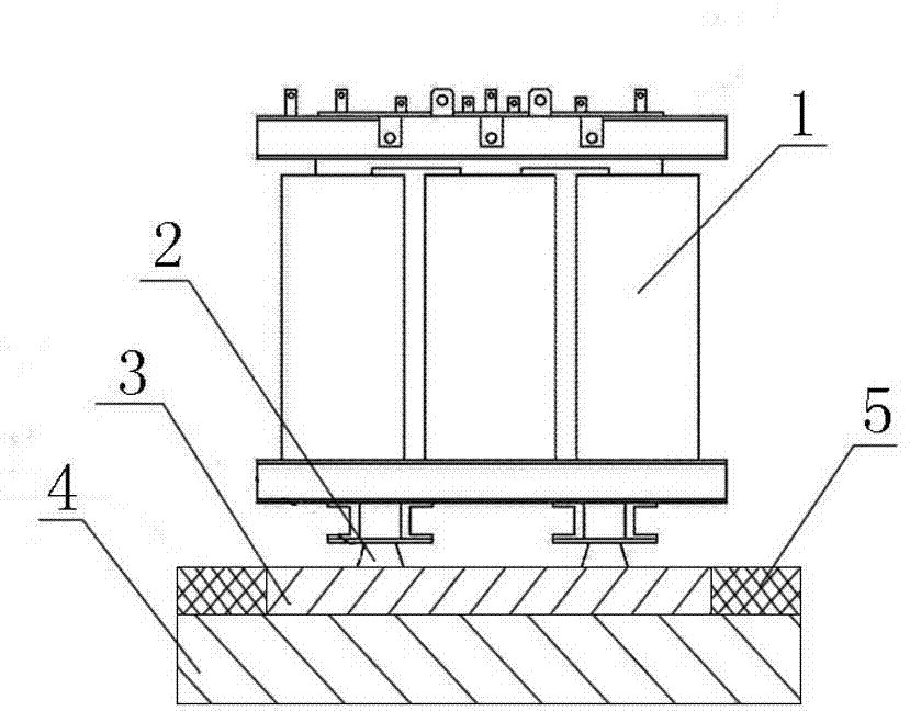 Sound absorbing and noise reducing material and transformer vibration isolating and noise reducing device