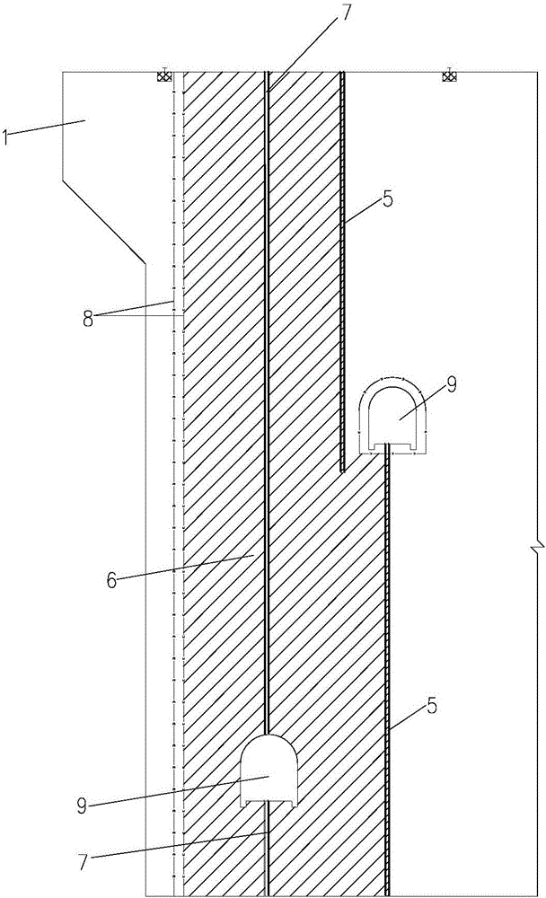 Water leakage treatment structure for transverse seam of concrete gravity dam