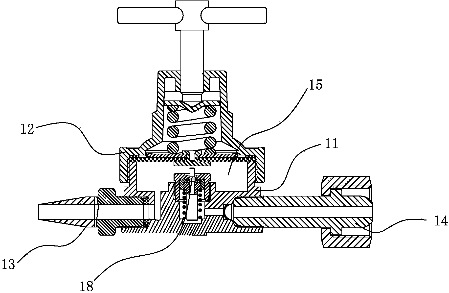 Plastic pressure reducer and manufacturing method of plastic pressure reducer
