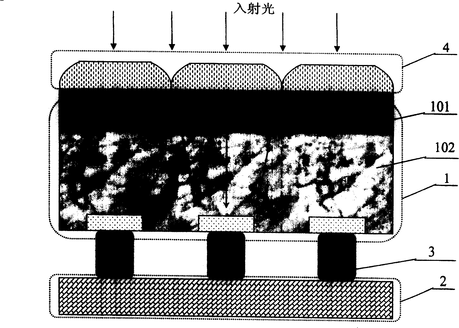 Infrared focal plane detector with antireflective convergence microlens and microlens preparing method