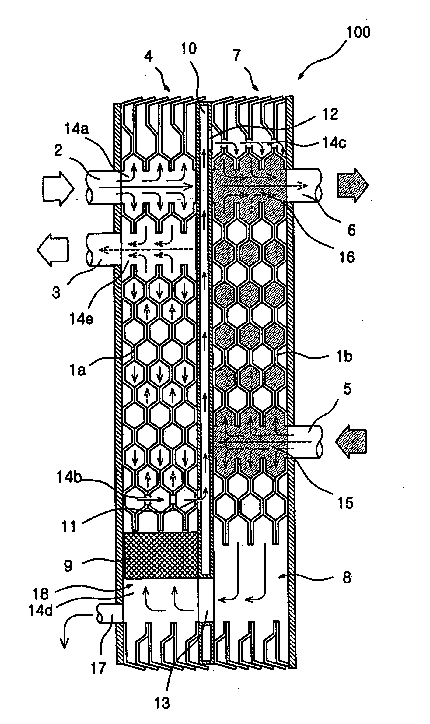 Plate heat exchanger with condensed fluid separating functions and its manufacturing method