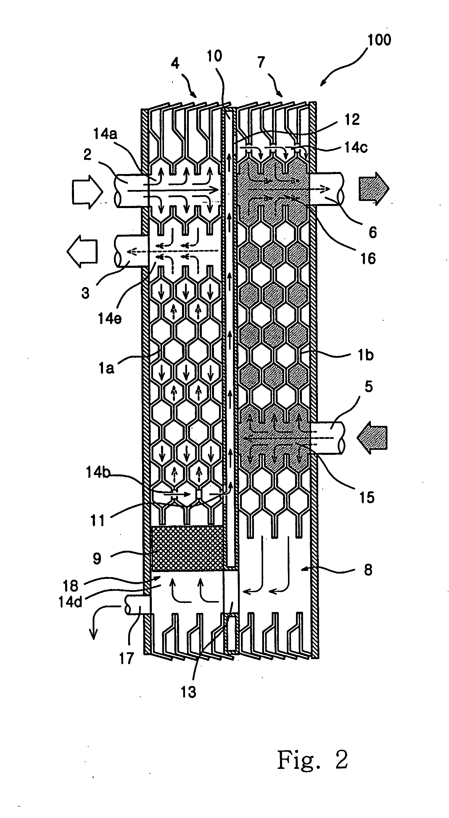 Plate heat exchanger with condensed fluid separating functions and its manufacturing method