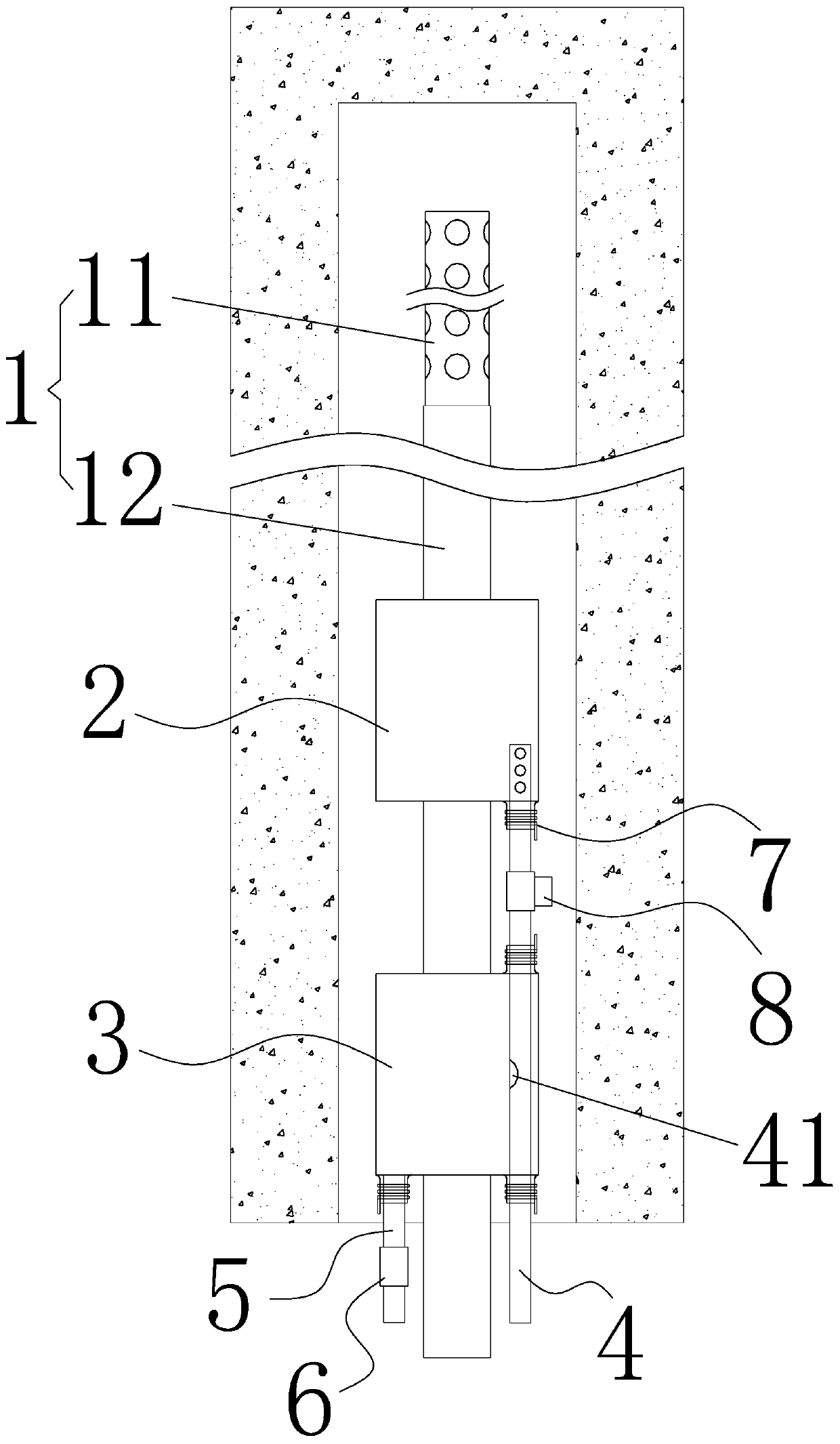 Pre-grouting reinforcement method for working face crossing through faults, and grouting device