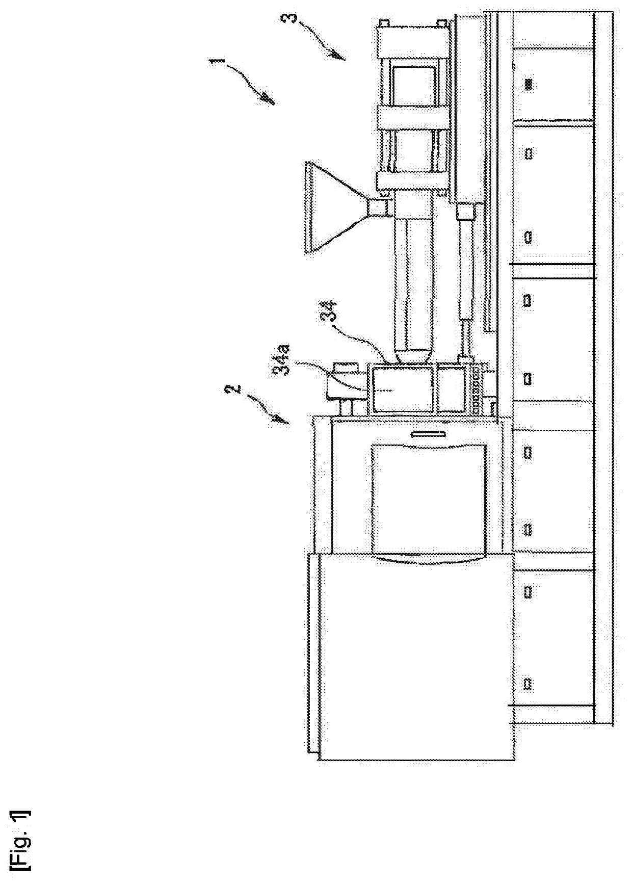 Injection molding machine and flash prevention method