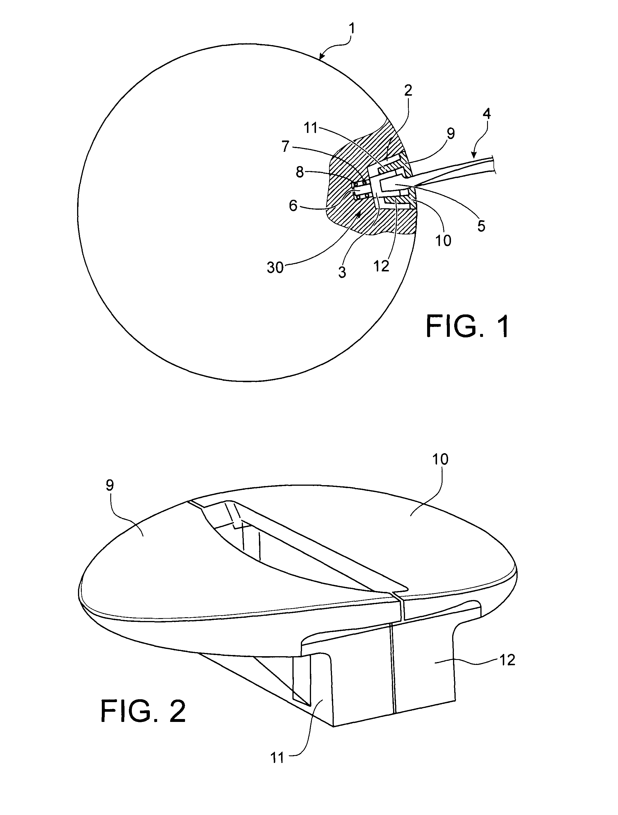 Airfoil attachment holding an airfoil root in a broach fitting