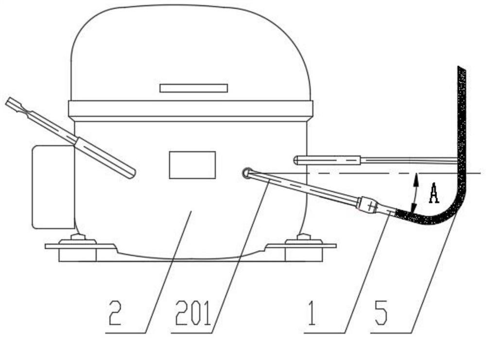 Connecting pipe fitting used between air return pipe and compressor