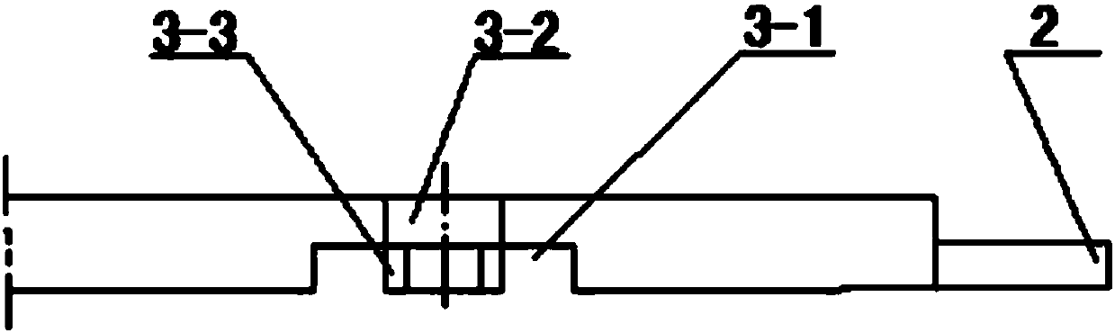 Plastic floor for preventing deformation due to temperature difference