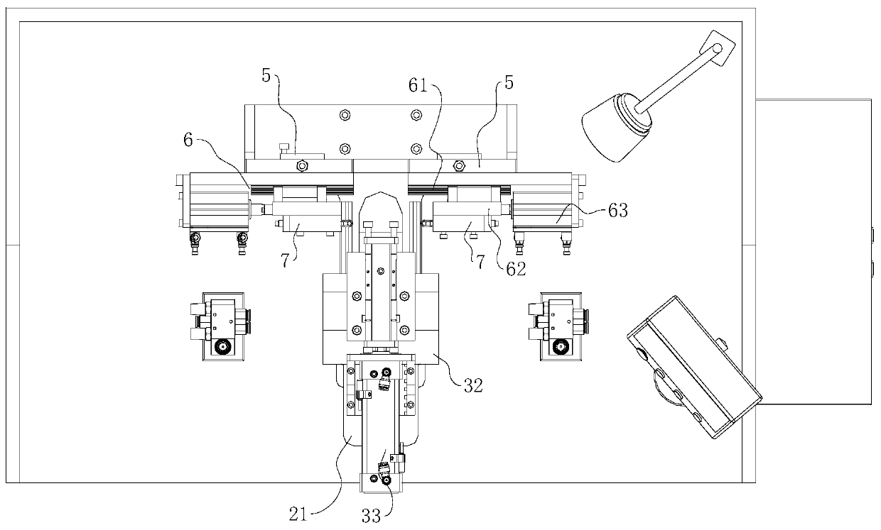 Curved chamfering mechanism for throttle shaft