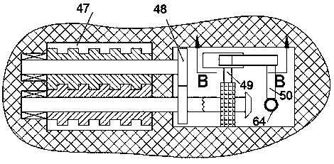Crushing and oil-removing device of lathe metal cutting chips
