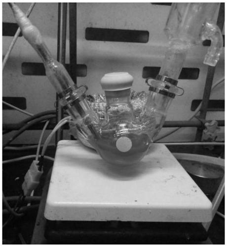 Preparation method of near-spherical CdZnS/CdSe/CdZnS quantum well with high fluorescence quantum yield