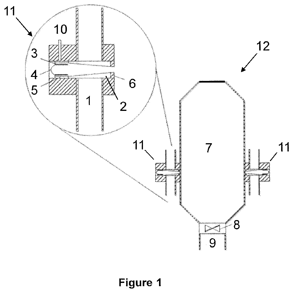 Apparatus and method for plasma synthesis of carbon nanotubes