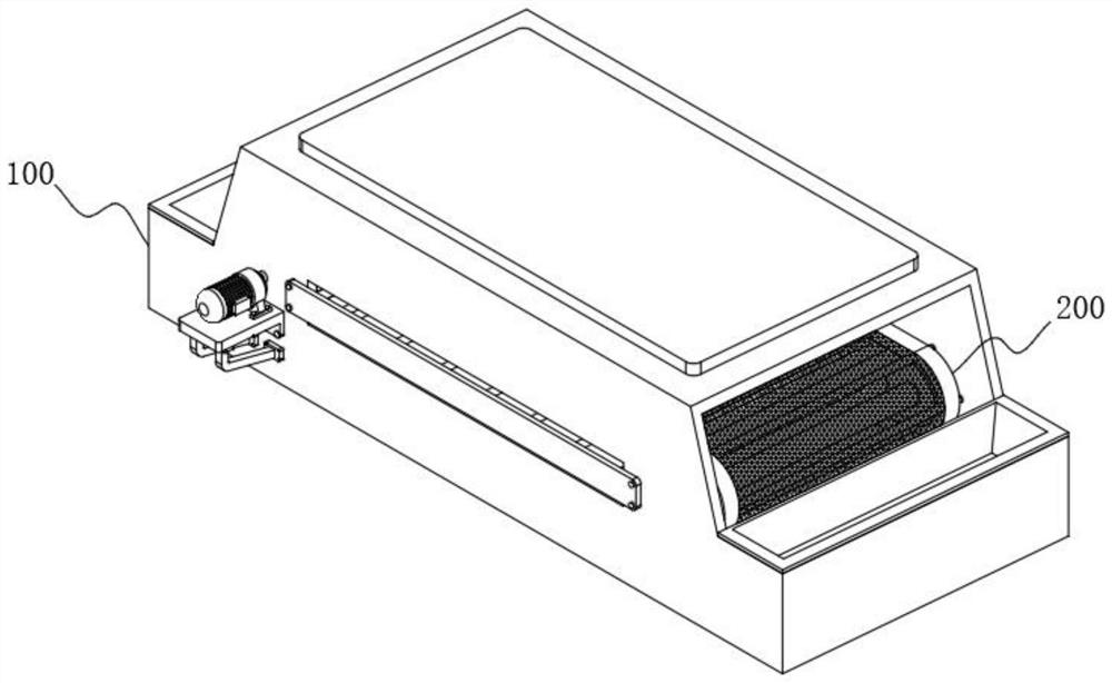 Blowing type rice processing and conveying device located in middle of conveying belt