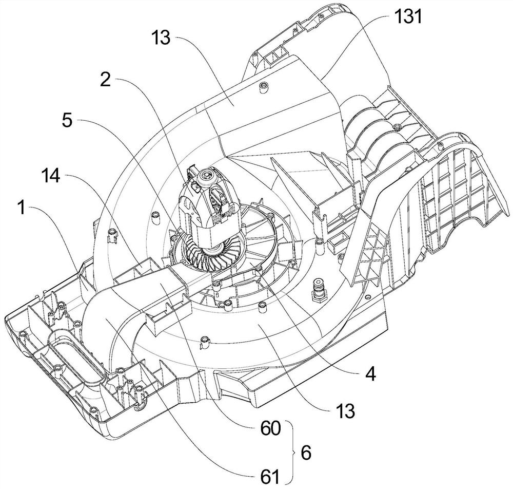 Mower with independent heat dissipation air duct