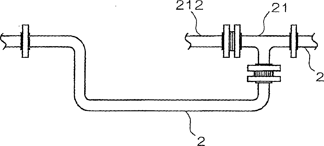 Method of removing solvent from polymer solution and solventremoving apparatus