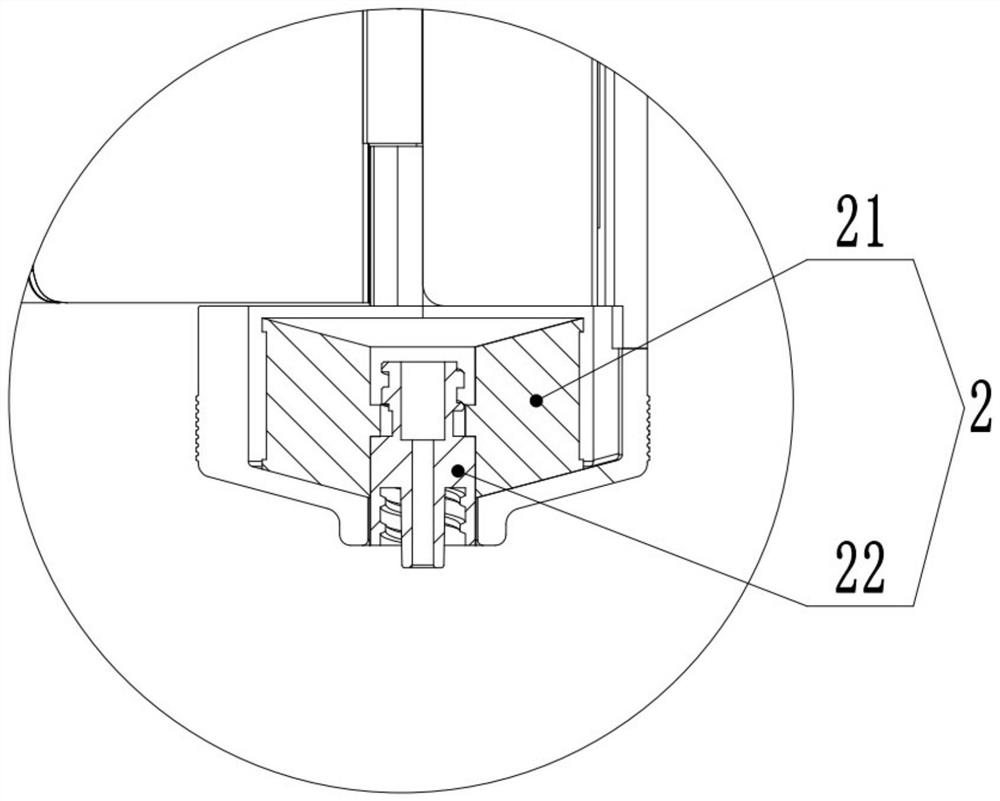 Heating assembly for discharging device