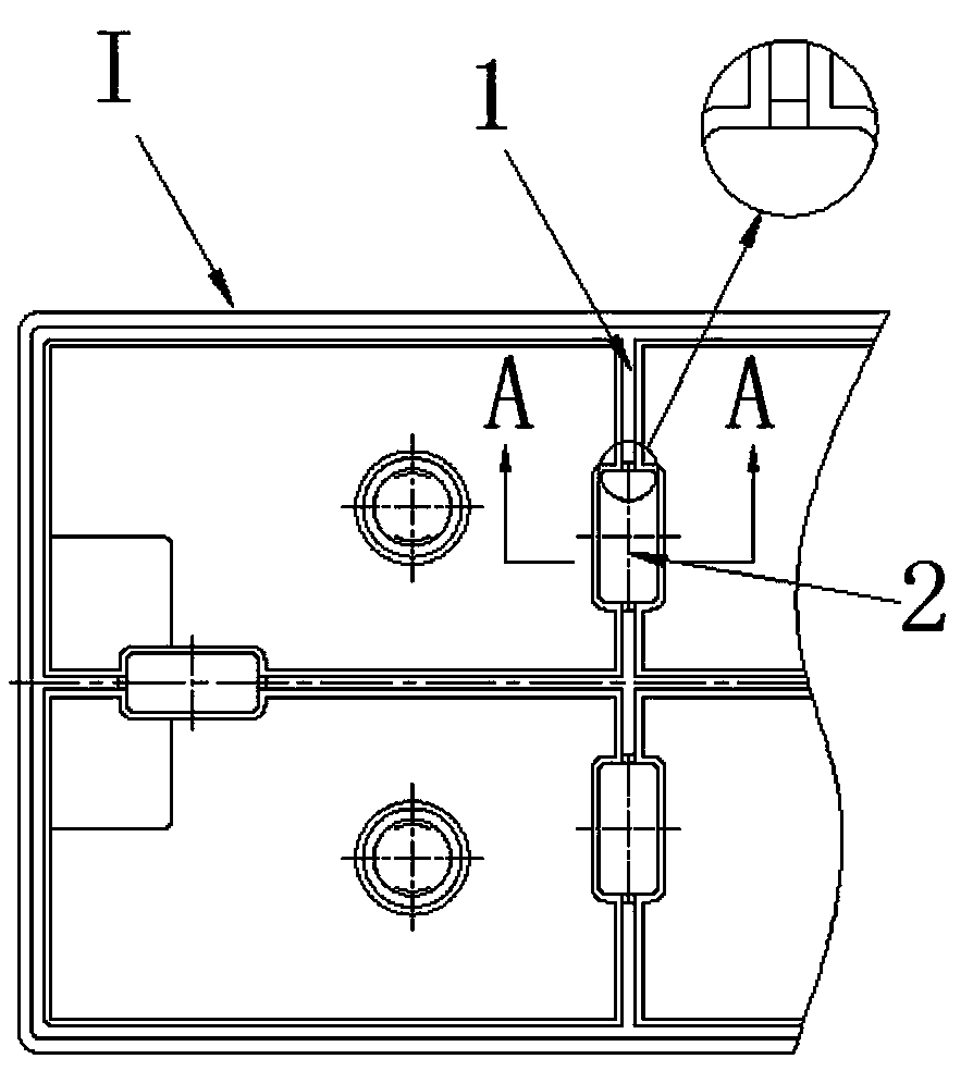 Lead-acid storage battery housing structure