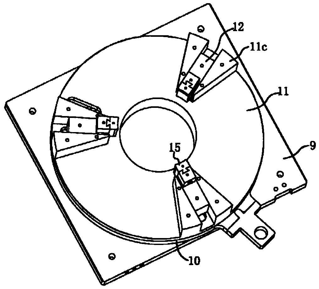 Device for gluing periphery face of pipe fitting
