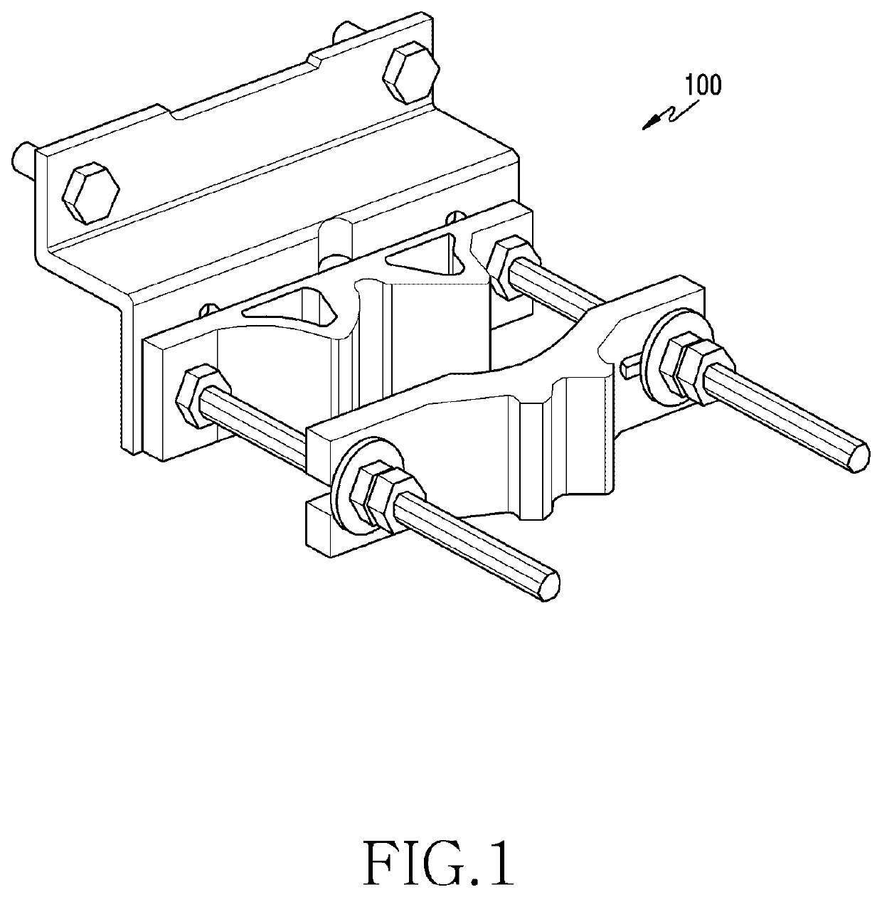 Adjustable communication equipment assembly structure and apparatus including same