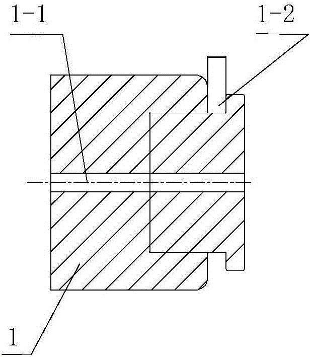 Forming tool and forming method for circumferential non-closed variable-cross-section cylindrical part