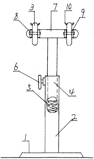 Manufacturing and using method of spring type two-side human body shoulder massager