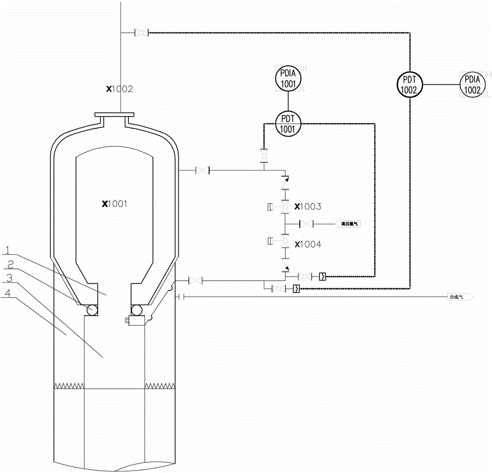Device for accurately measuring pressure difference of slag hole of gasification furnace and measurement method thereof