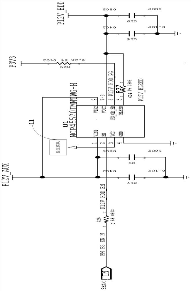 Device and method for testing short-circuit protection of a VR chip before power-on