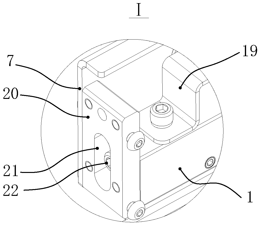 Movement mechanism for synchronization action of cutters and cutting knife