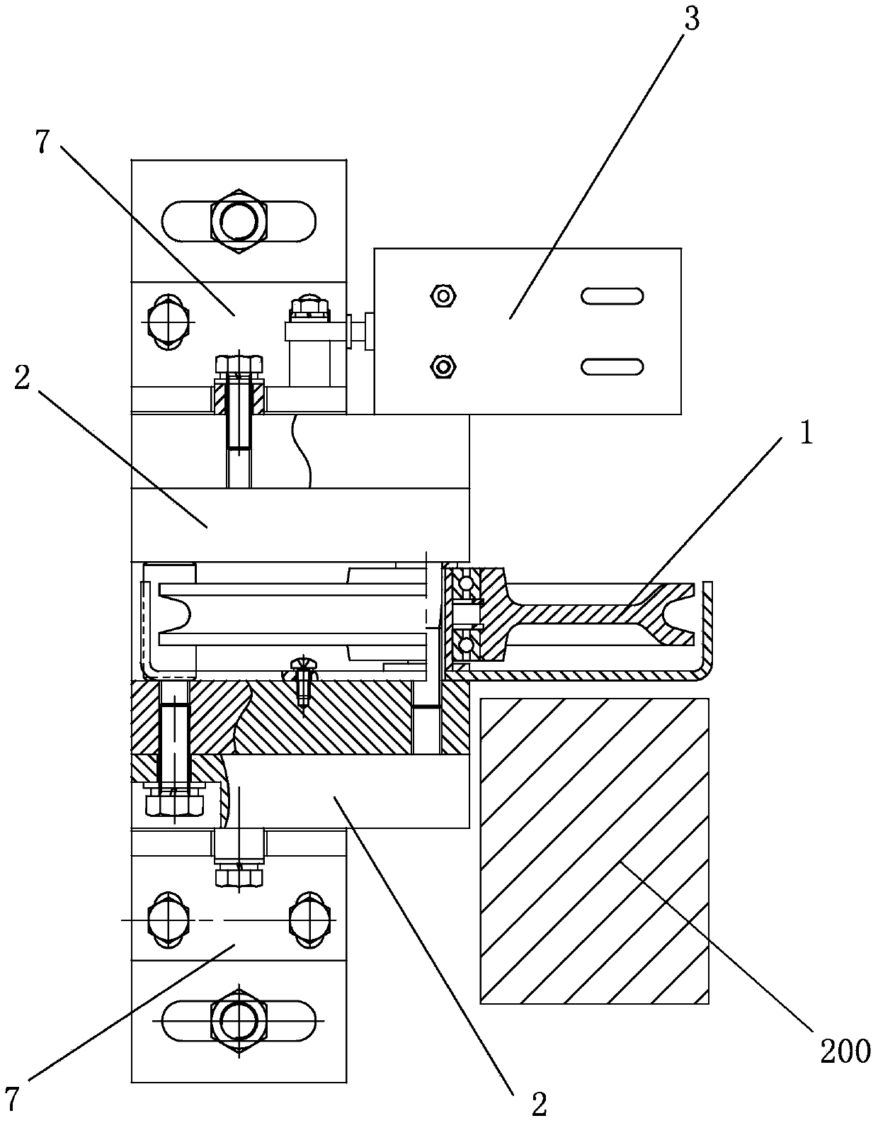 Position-adjustable elevator vertical expansion device with avoiding space