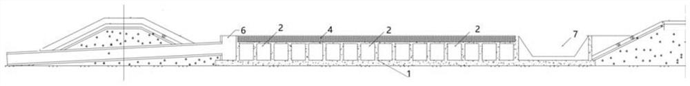 Nuclear power station water intake open channel trash holding construction method