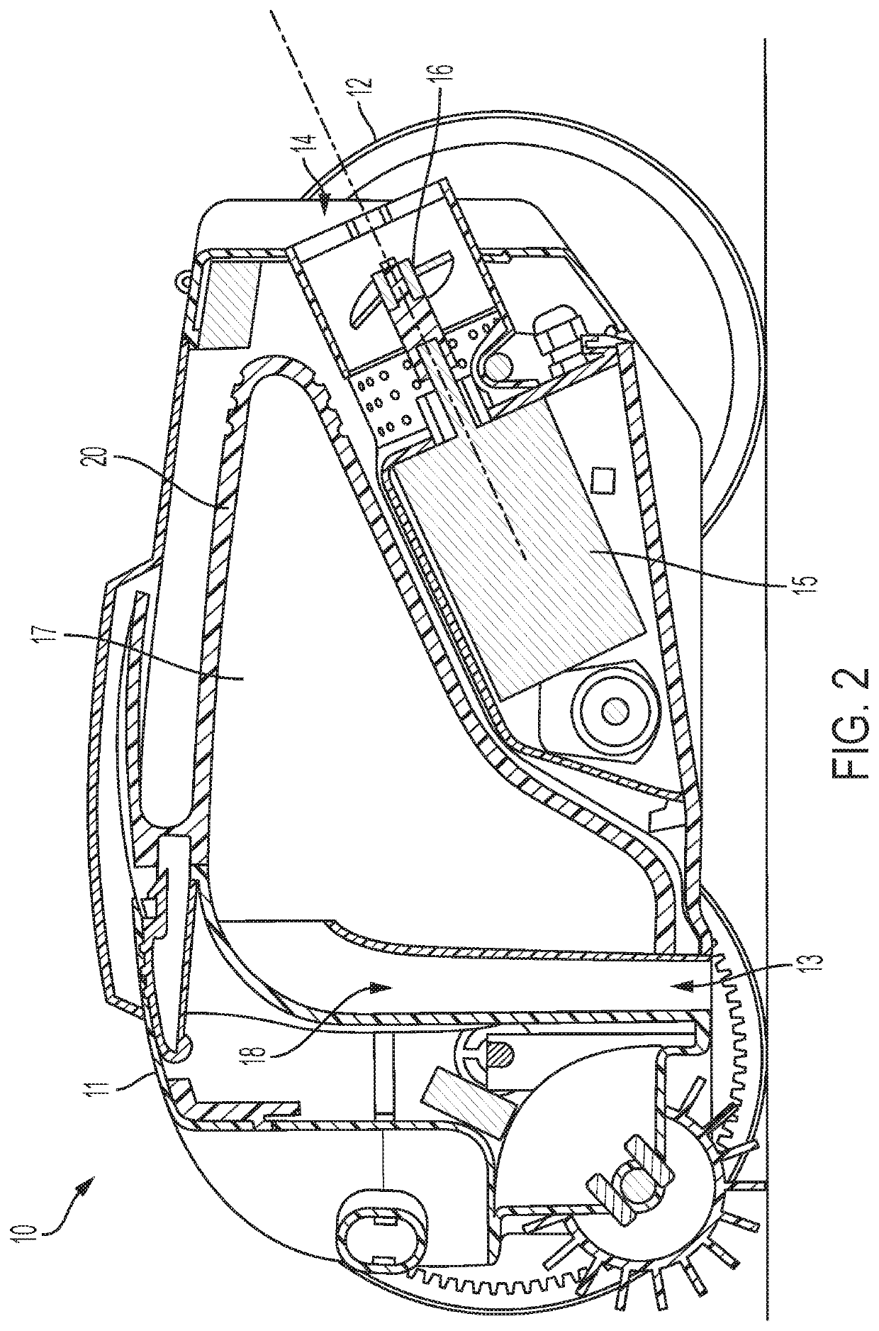 Swimming-pool cleaning apparatus comprising means for adjusting the pressure inside said apparatus