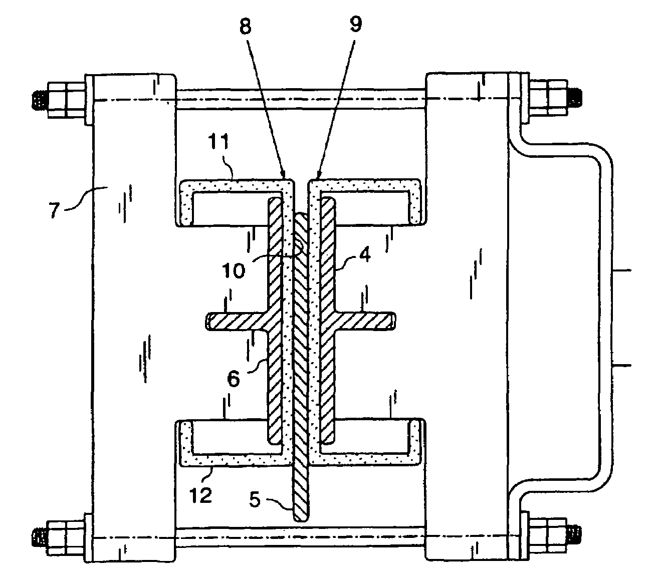 Insulated bus bar assembly in a voltage source converter