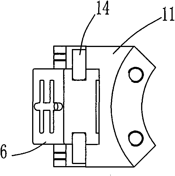 Self-centering radial synchronous clamping and riveting device