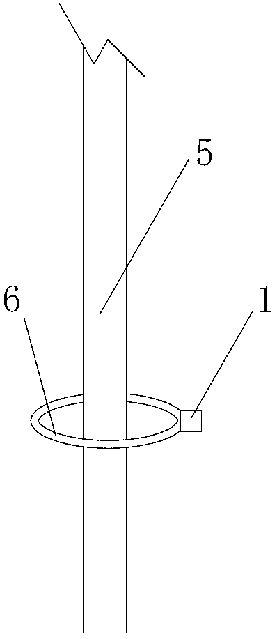 Prompting device for preventing chassis of motor vehicle from contacting ground