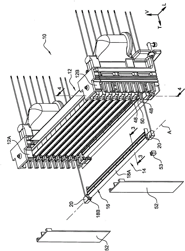 Heating device comprising a lamp removably mounted on an associated reflector