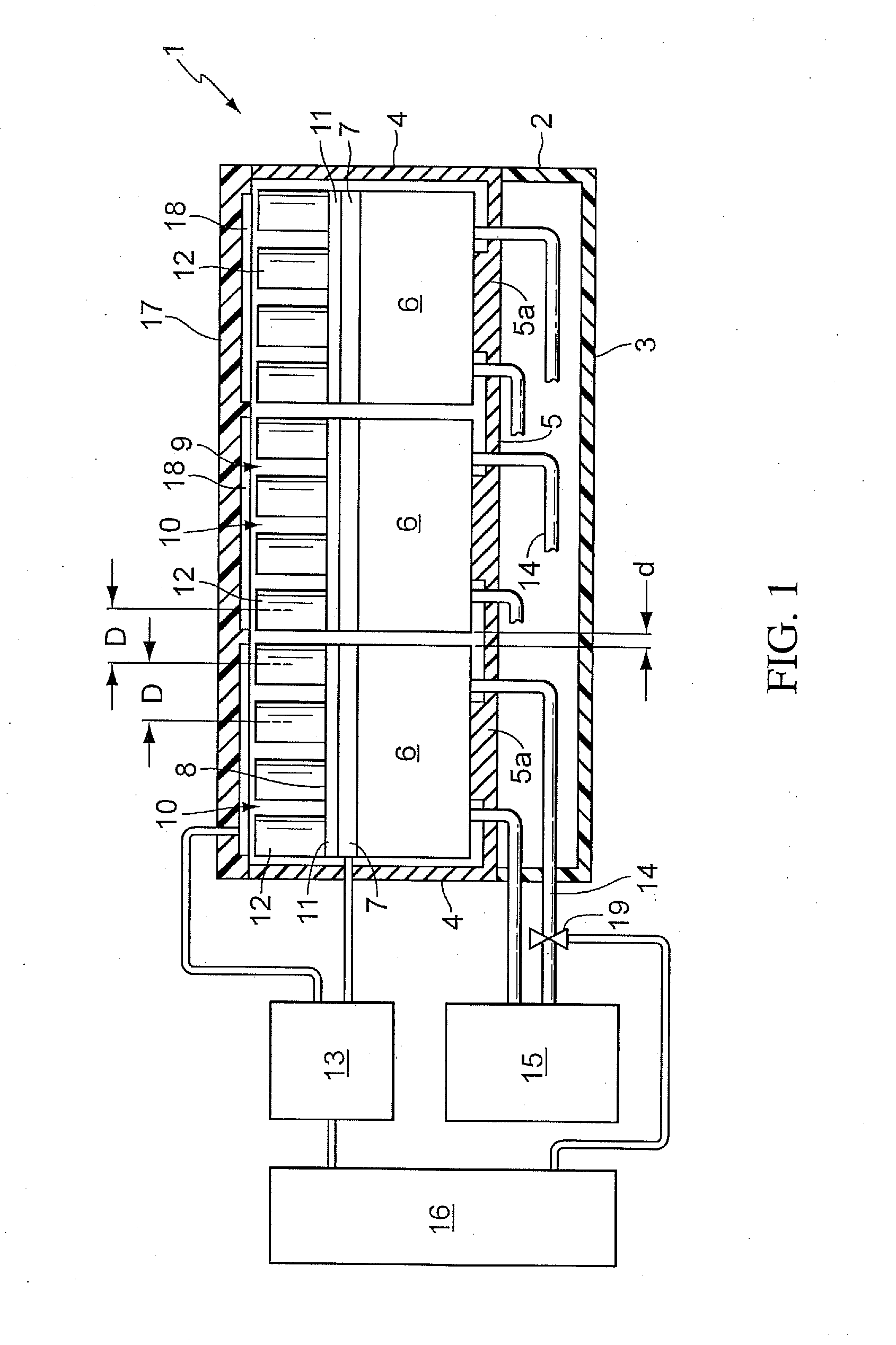 Device for carrying out chemical or biological reactions