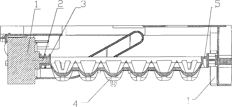Ice making machine and refrigerator provided with same