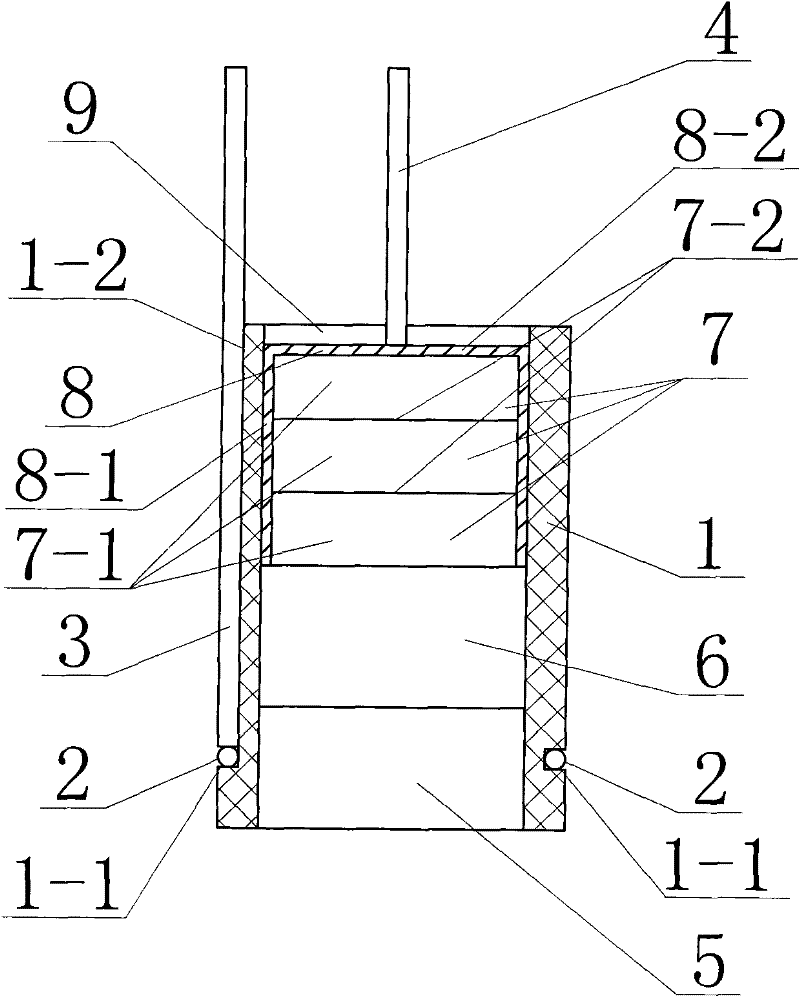 Embedded-type sensor for detecting concrete chloride ion content and preparation method thereof