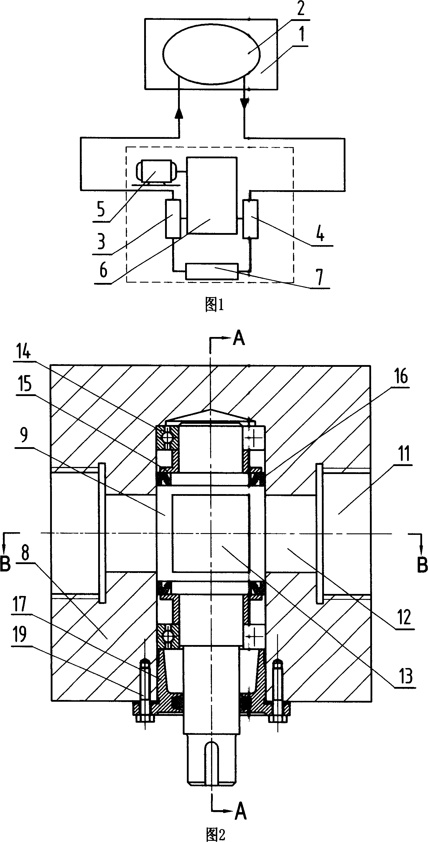 Shaped vulcanizing method of vibrating rubber tire and exciting device