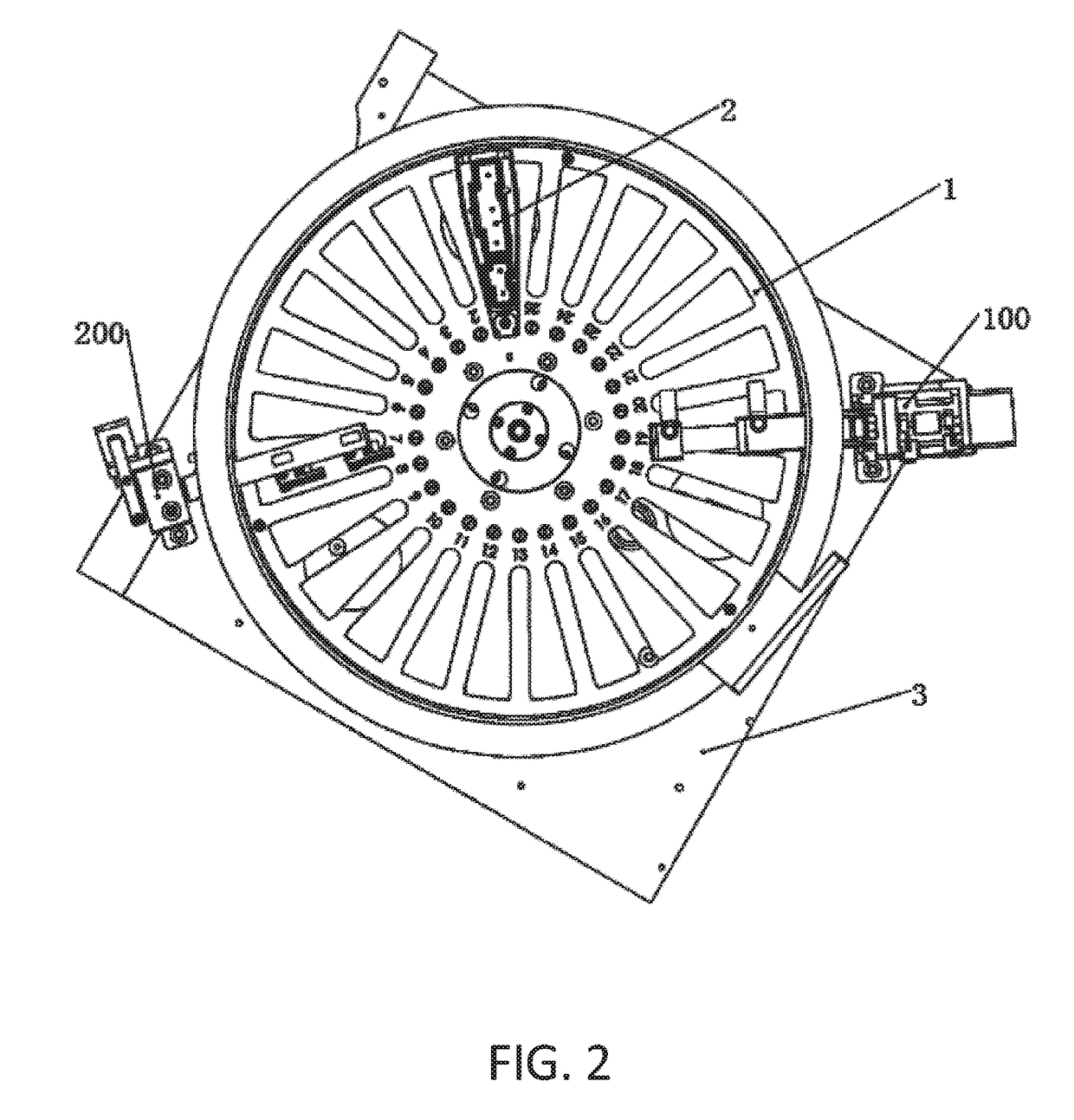 Automatic cap-decap mechanism for reagent bottles