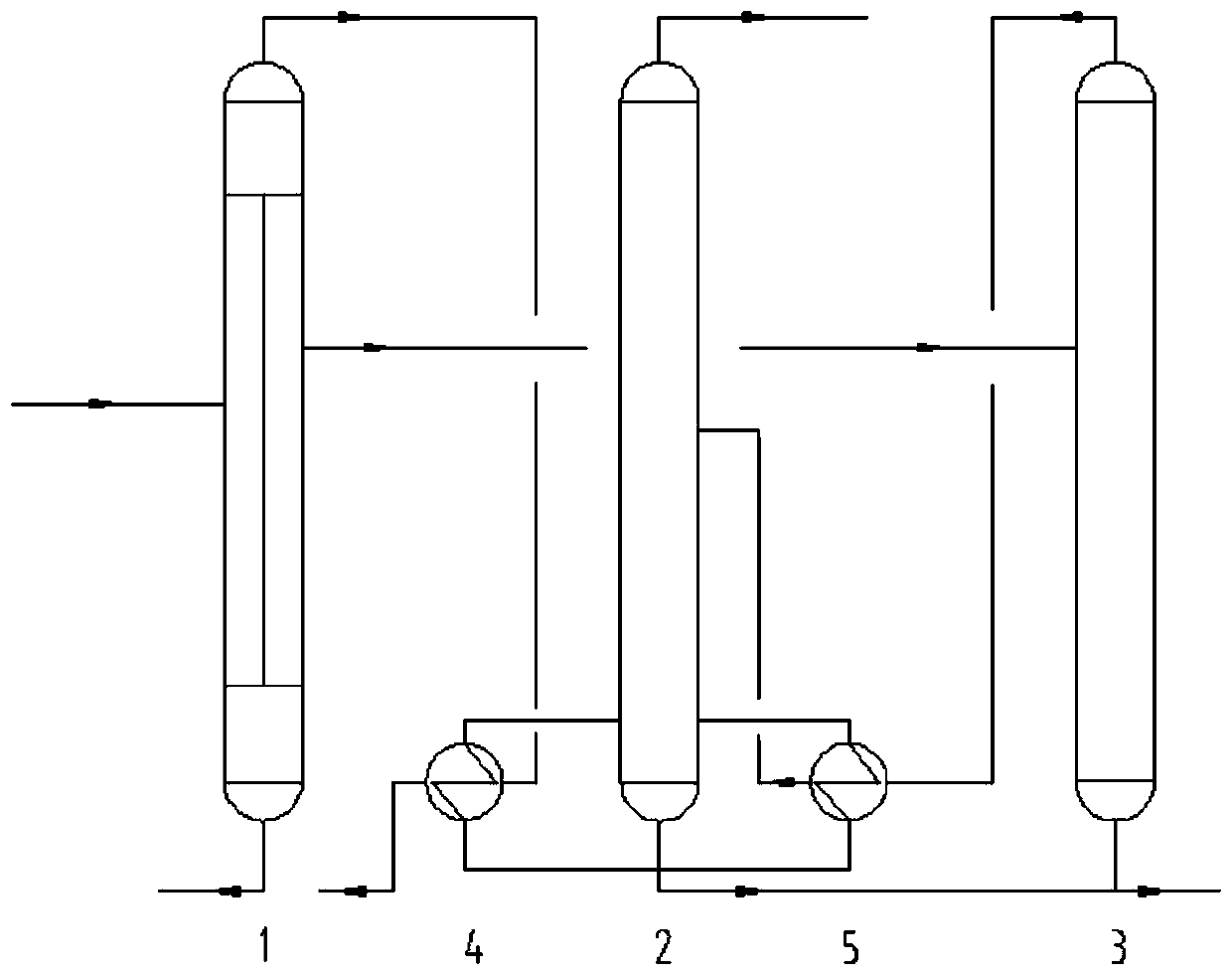 Rectification device and method for extracting high-purity mesitylene product from oil generated by trimethylbenzene isomerization reaction