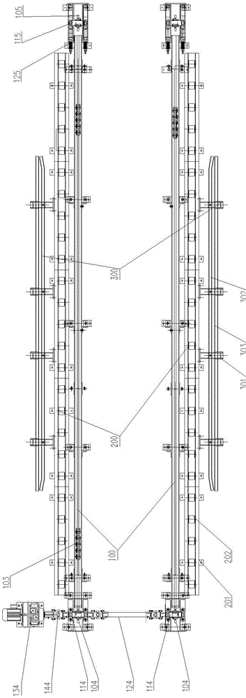 Heavy chain conveyor and conveying chain thereof