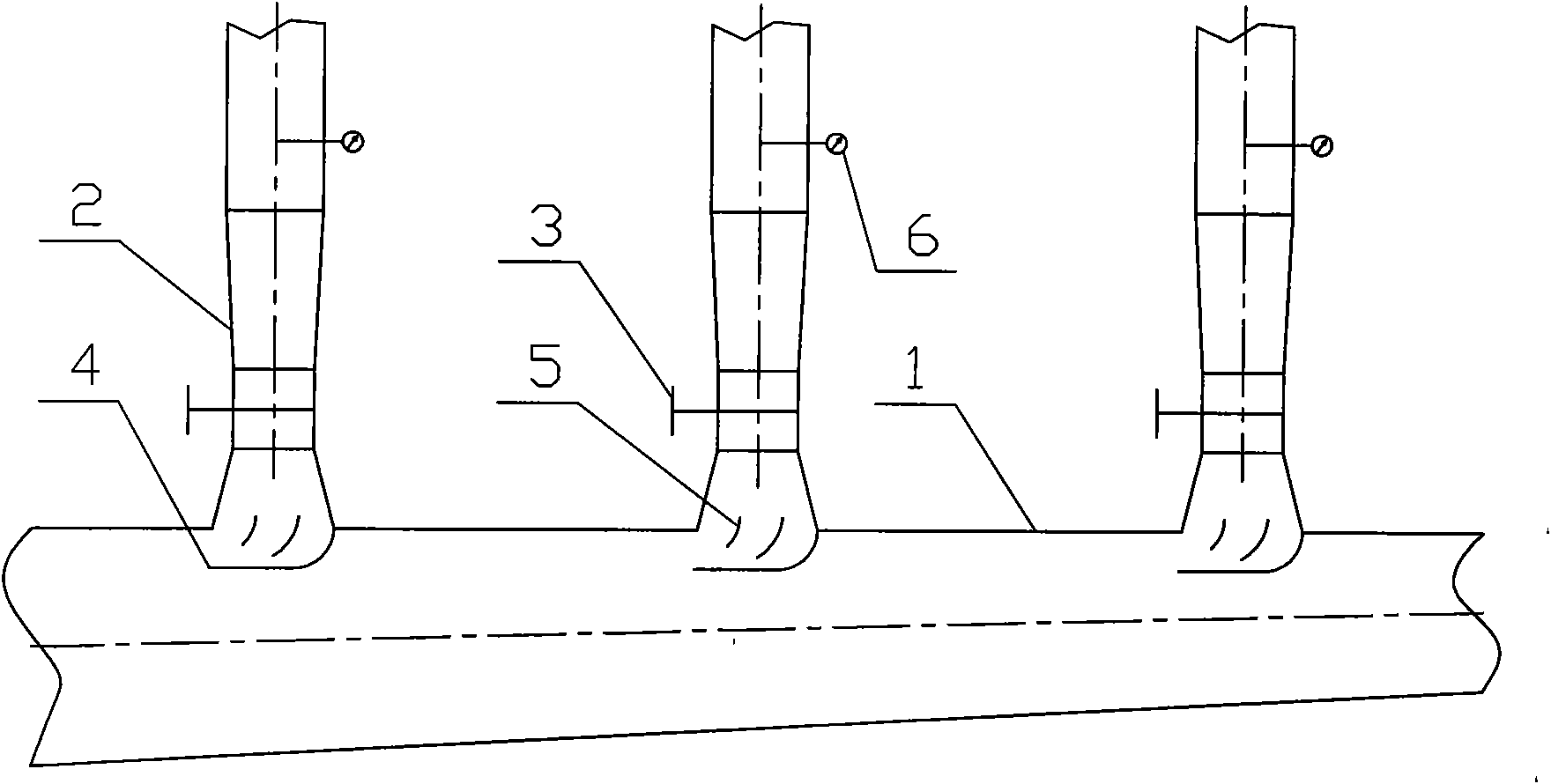 Pipeline structure for equally distributing purifying smoke pipe air quantity
