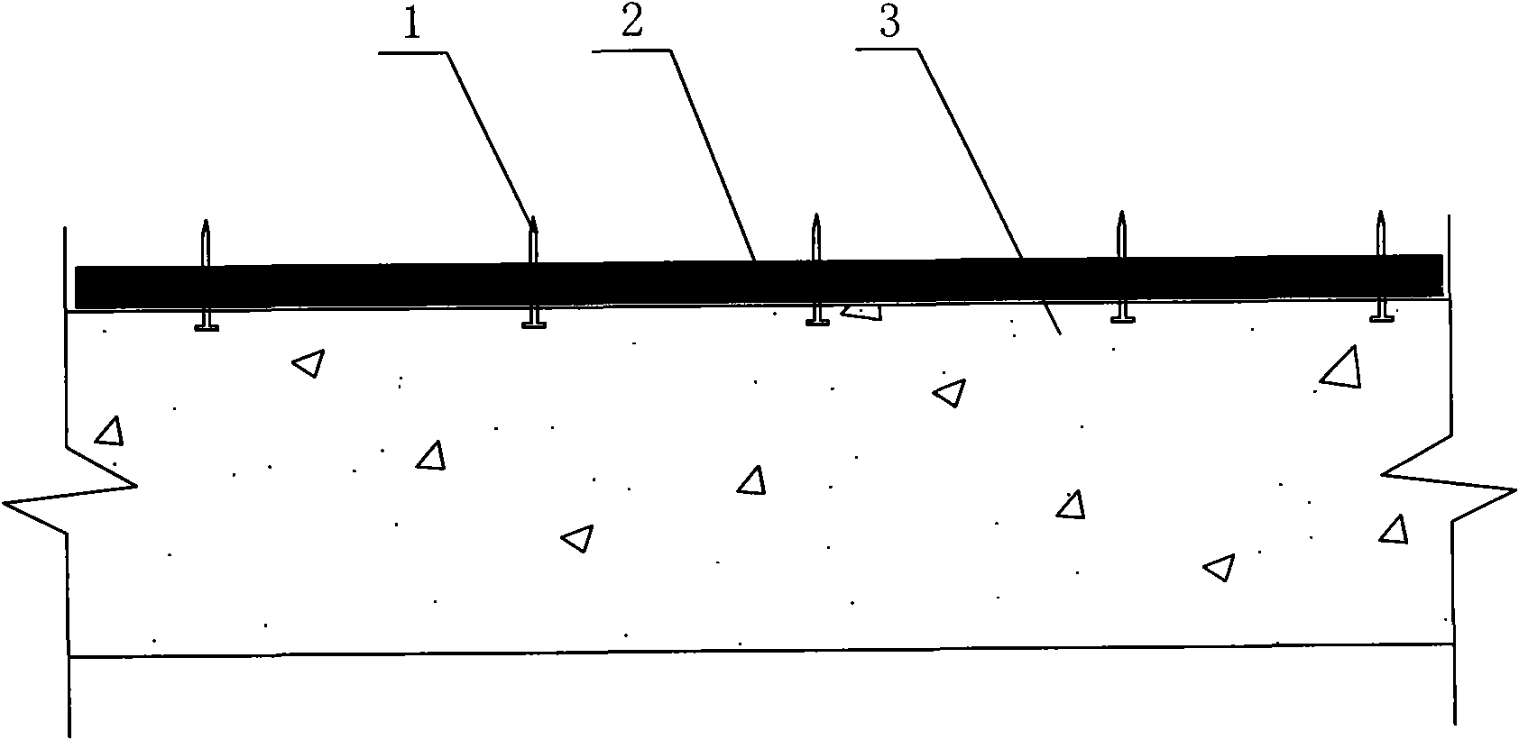 Water-swelling rubber water bar fixing method